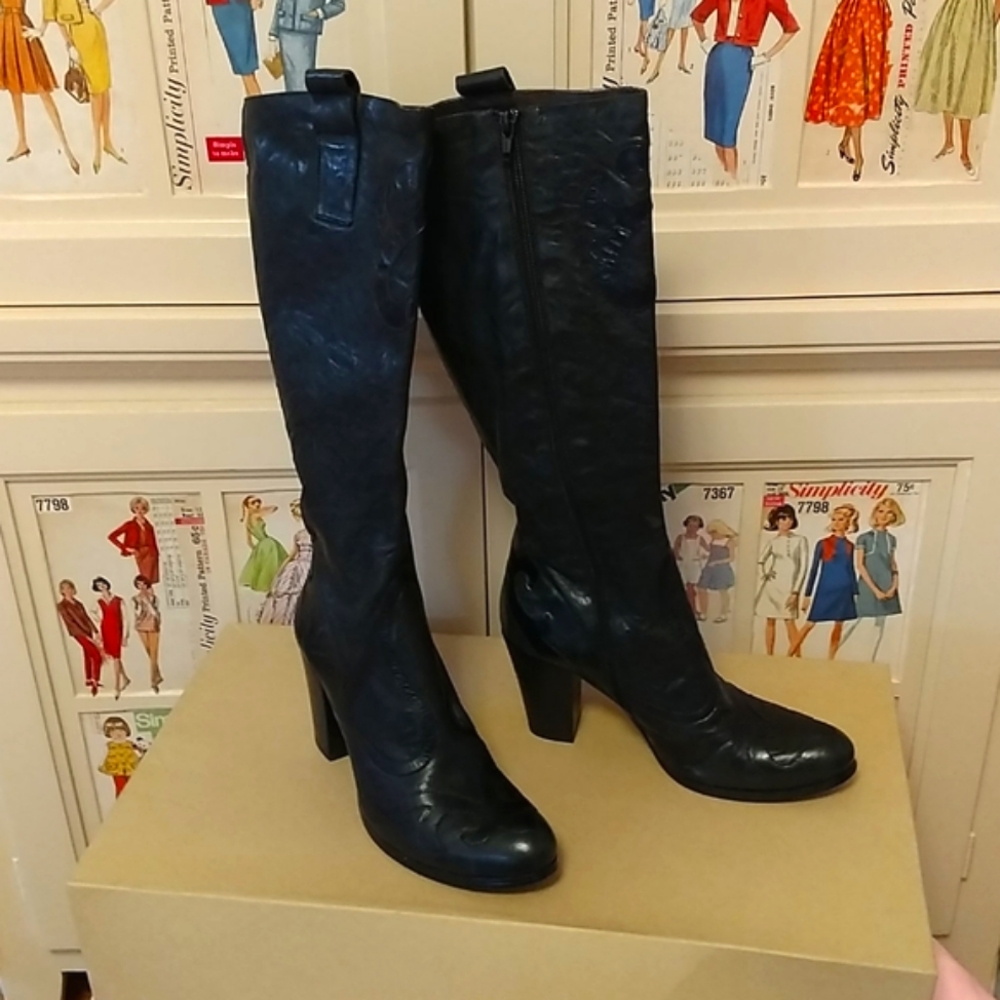 NWT 2 Prima black leather detailed boots Sz 7 👡